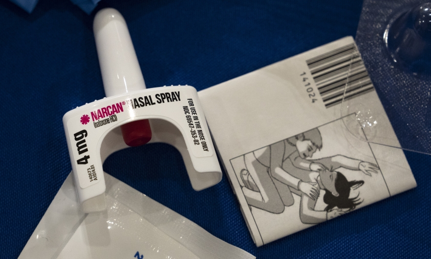 Narcan nasal spray with instructions