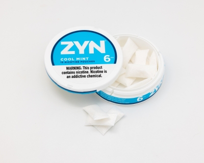 A can of ZYN US Nicotine Pouches in Cool Mint flavour