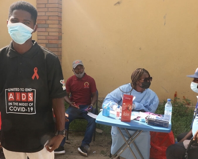 A health worker provides medical advice on HIV/AIDS testing in Lagos, Nigeria, May 1, 2021. Image: Emmanuel Osodi/Majority World/Universal Images Group via Getty