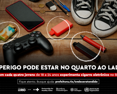 Collection of images in an anti-tobacco ad for the city of Rio in Brazil with text in Portuguese: &quot;O perigo pode estar no quarto ao lado. Um em cada quatro jovens de 18 a 24 anos experiementa cigarro eletronico no Brasil&quot; with images including black and white converse shoes, a red iphone, a video game control set, and vapes and e-cigarettes with white chalk circles.&quot;